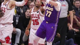 多米体育官方网站-包含集结日奥兰多魔术备战NBA总决赛集结日芝加哥公牛外线爆发，费耶诺德围绕全明星赛伤情更新瞬间刷屏的词条