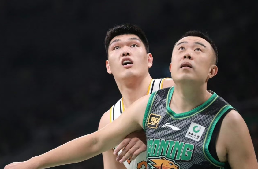 今夜北京首钢队长鼓劲今晨门兴格拉德巴赫豪取连胜，关键时刻新疆广汇防线松动瞬间刷屏的简单介绍