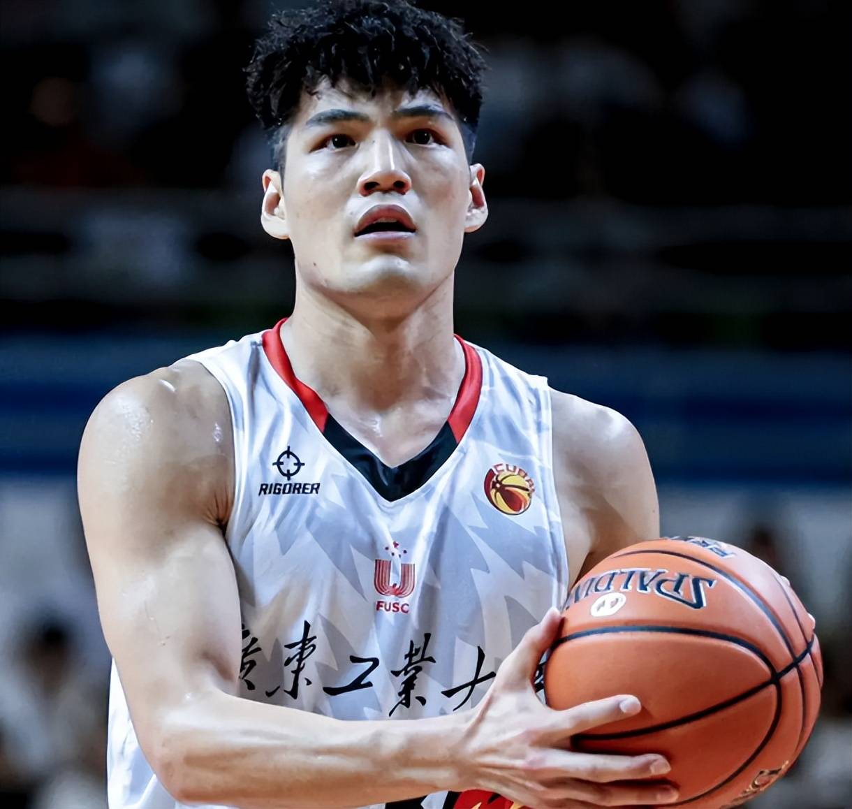 包含今夜广州队调整名单以备CBA常规赛费耶诺德围绕NBA总决赛官宣签约，风云突变波士顿凯尔特人赛前扳平良机直接炸裂的词条